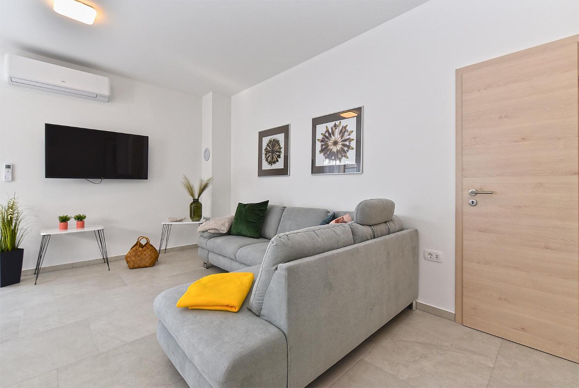 Jlo1 Mit Beheizbarem Pool Villa Перой Екстериор снимка